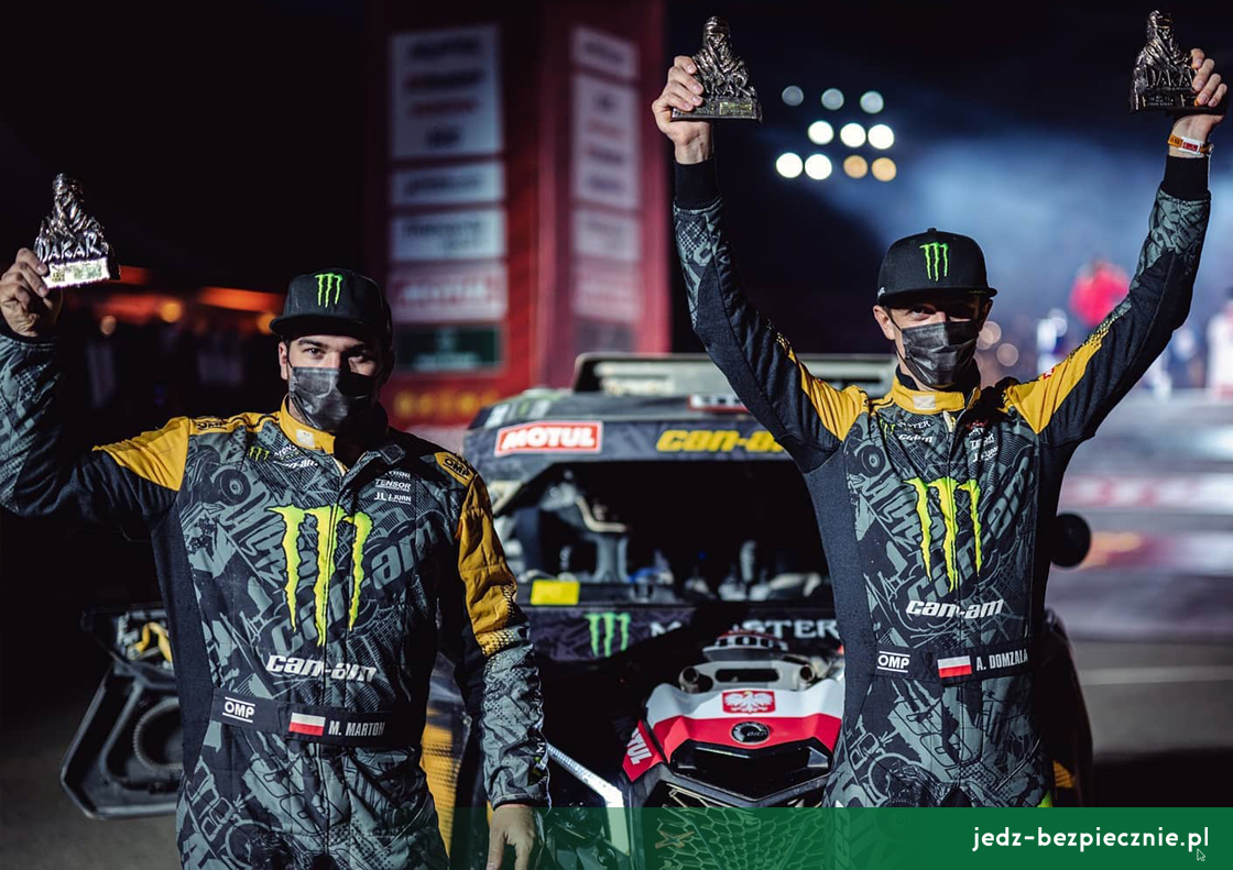 Sport - Aron Domżała i Maciej Marton na trzecim miejscu kończą 43 Rajd Dakar 2021